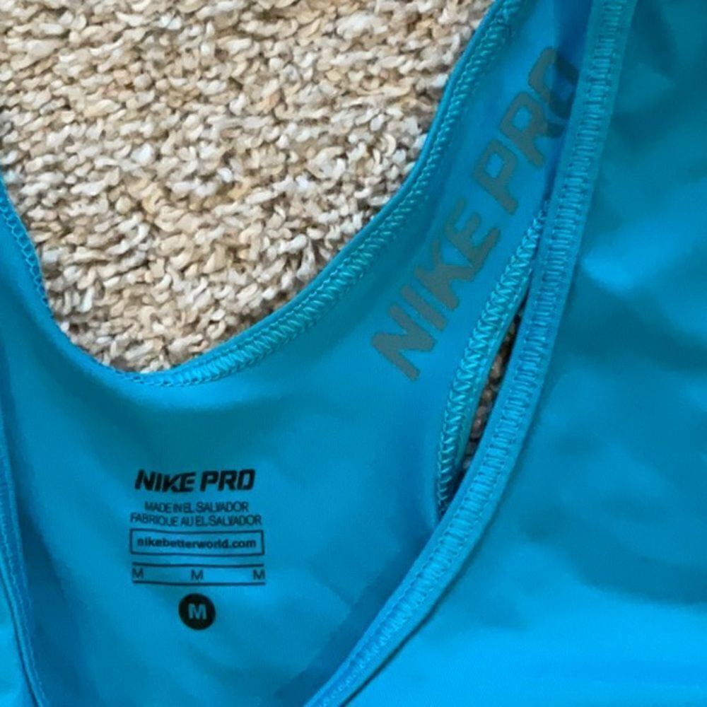 Nike Dri Fit Tank Top - Picture 3 of 4